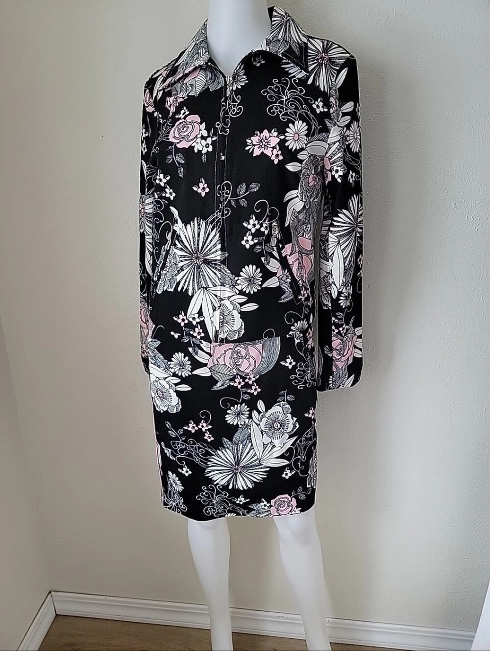 Mesmerize 2 Piece Retro Floral Skirt Suit Black Pink Daisy Small/4